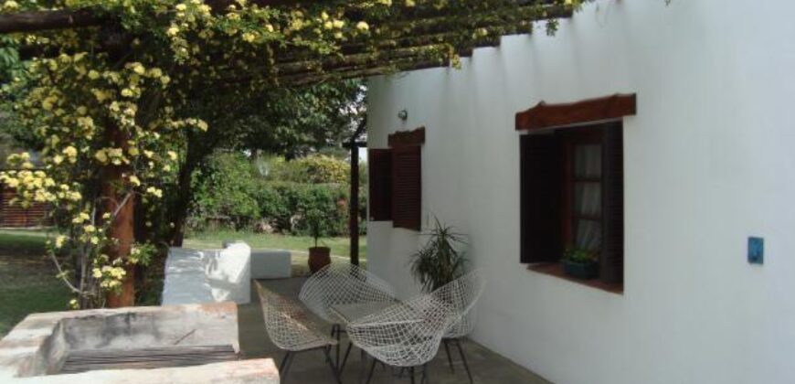 CASONA DE ÉPOCA SOBRE AV. PRINCIPAL