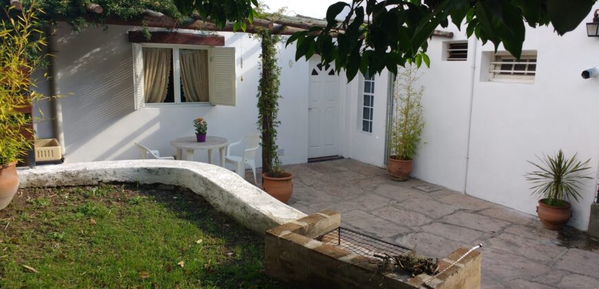 CASONA DE ÉPOCA SOBRE AV. PRINCIPAL