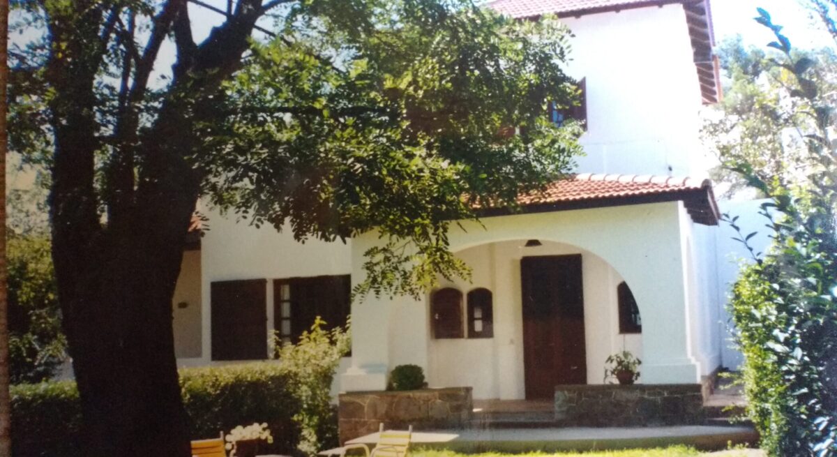 CASONA DE ÉPOCA SOBRE AV. PRINCIPAL