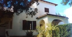 CASONA DE ÉPOCA SOBRE AV. PRINCIPAL