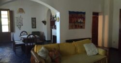 CASONA DE ÉPOCA SOBRE AV. PRINCIPAL