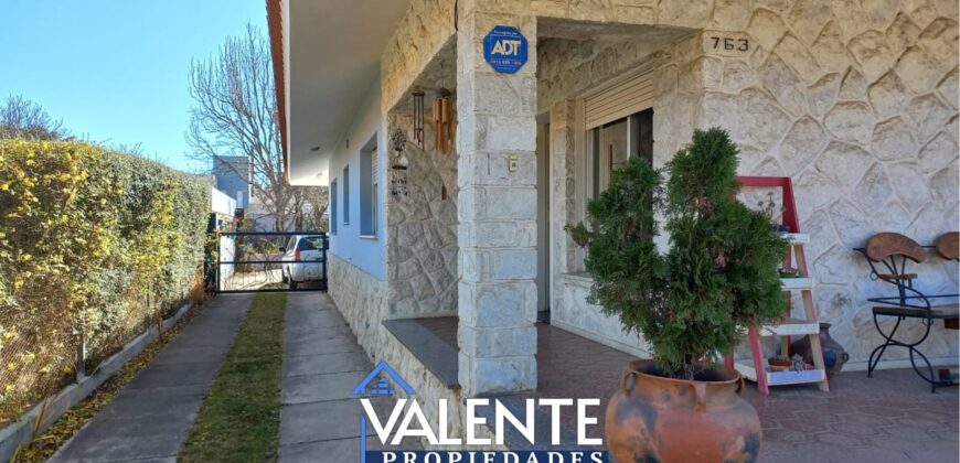 ASOMBROSO CHALET EN VILLA EDEN – LA FALDA