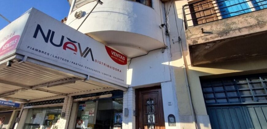 AMPLIO PISO EN PLANTA ALTA 132m2