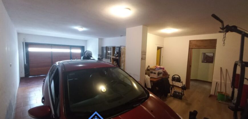 IMPONENTE CHALET EN LA FALDA