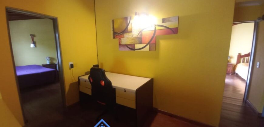IMPONENTE CHALET EN LA FALDA