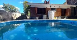 CHALET CON 2 DORMITORIOS Y PISCINA