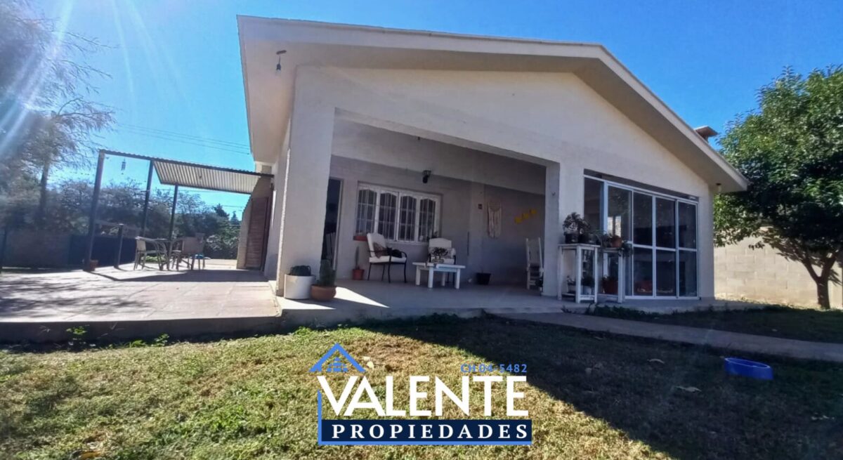 OPORTUNIDAD TRES DORM / DOS BAÑOS/ PISCINA