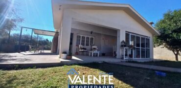 OPORTUNIDAD TRES DORM / DOS BAÑOS/ PISCINA