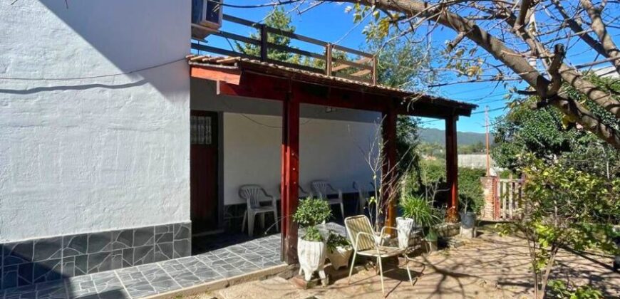 CASA CON DEPARTAMENTO LA FALDA