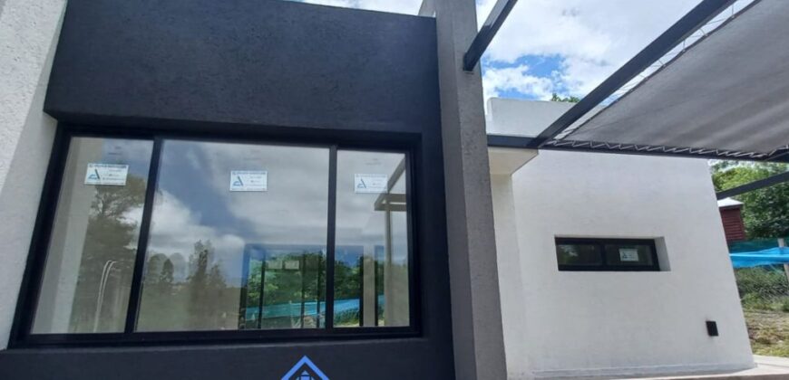 BELLA CASA MINIMALISTA A ESTRENAR