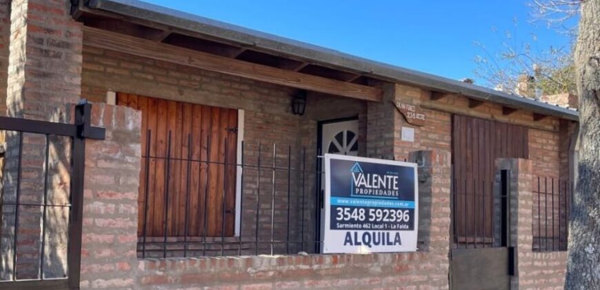 PINTORESCO CHALET DE LADRILLO VISTO – LA CUMBRE