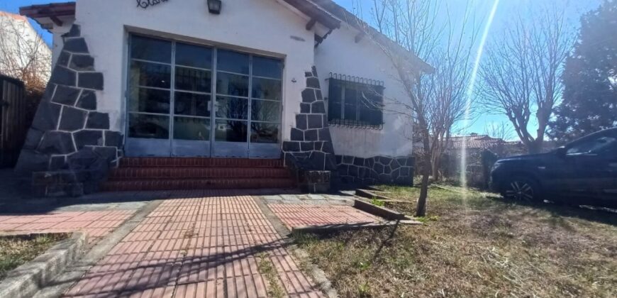 ÁMPLIO CHALET TRADICIONAL – VALLE HERMOSO