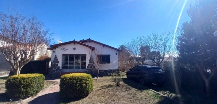 ÁMPLIO CHALET TRADICIONAL – VALLE HERMOSO