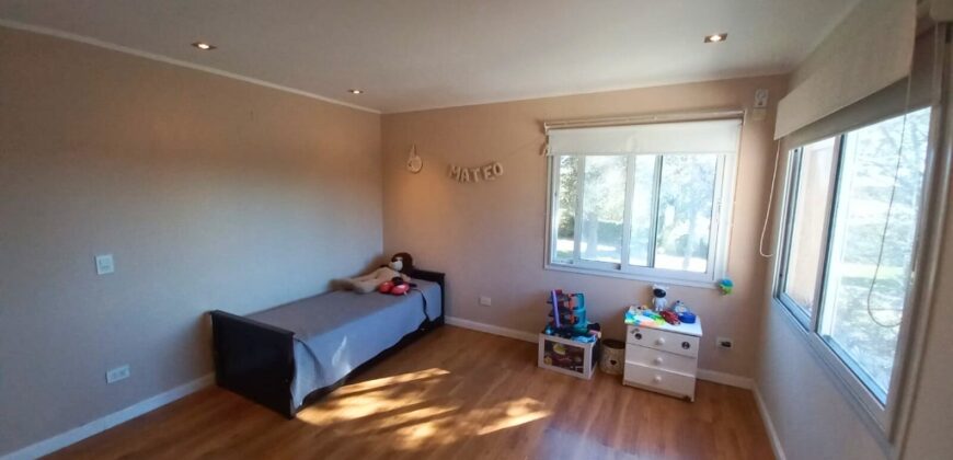 CASA EN DOS PLANTAS ESTILO MINIMALISTA – VILLA GIARDINO