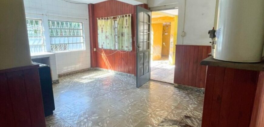 CHALET CON TRES DORMITORIOS – HUERTA GRANDE