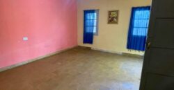 CHALET CON TRES DORMITORIOS – HUERTA GRANDE