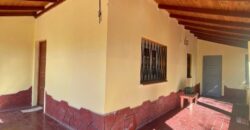 CHALET CON TRES DORMITORIOS – HUERTA GRANDE