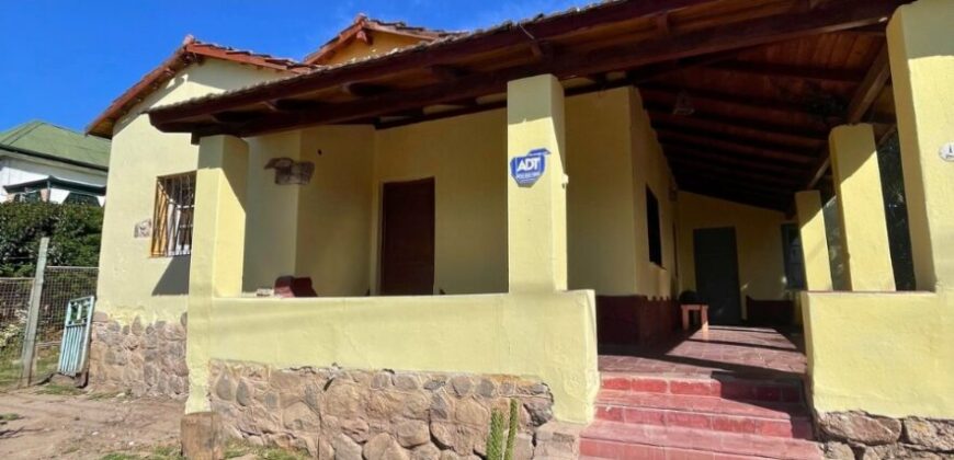 CHALET CON TRES DORMITORIOS – HUERTA GRANDE