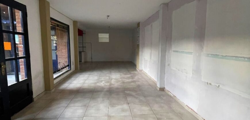 SALÓN COMERCIAL CÉNTRICO EN ALQUILER – LA FALDA