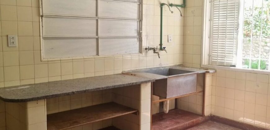 AMPLIO LOCAL COMERCIAL CÉNTRICO – VALLE HERMOSO